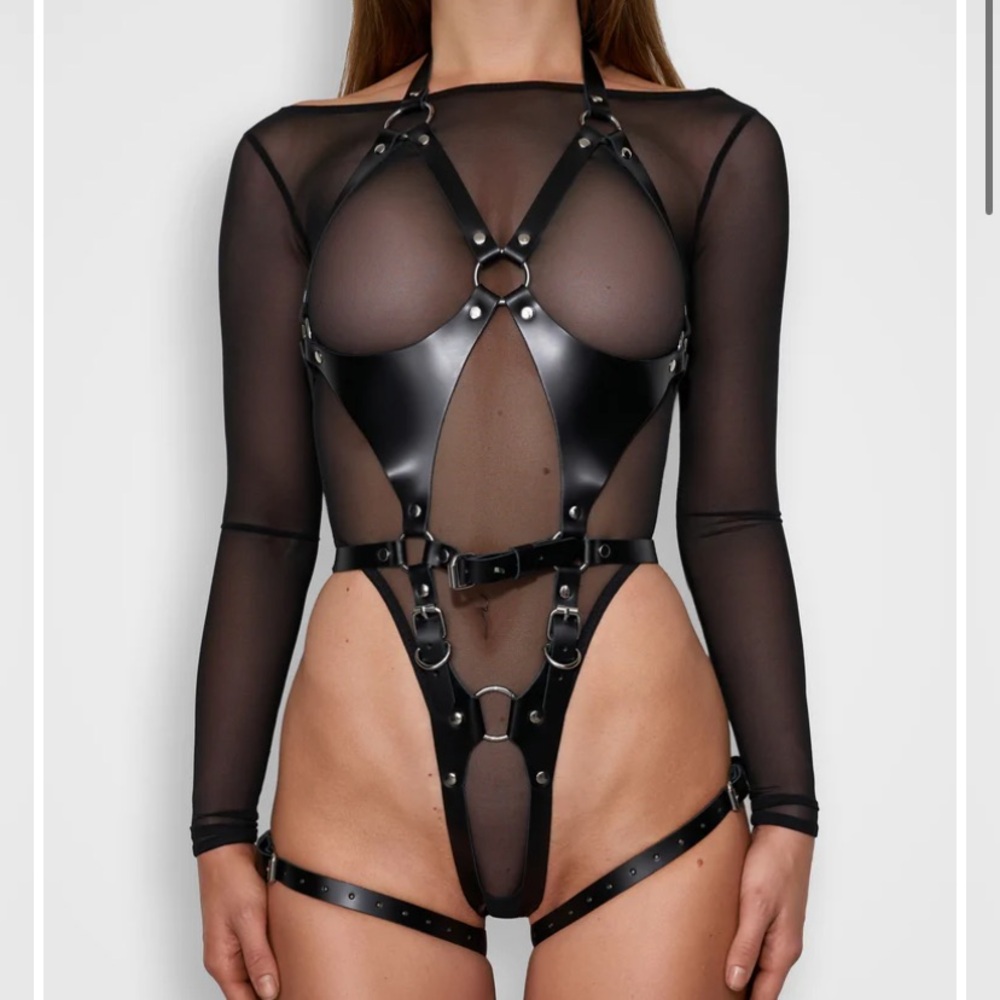 Dr. Harness size medium Lucia set Black  Leather Body Harness